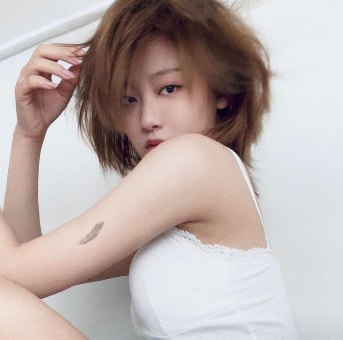 Ningning (aespa) gây sốt với kiểu tóc ngắn, fan giục 'comeback với hình ảnh này đi' Ảnh 7