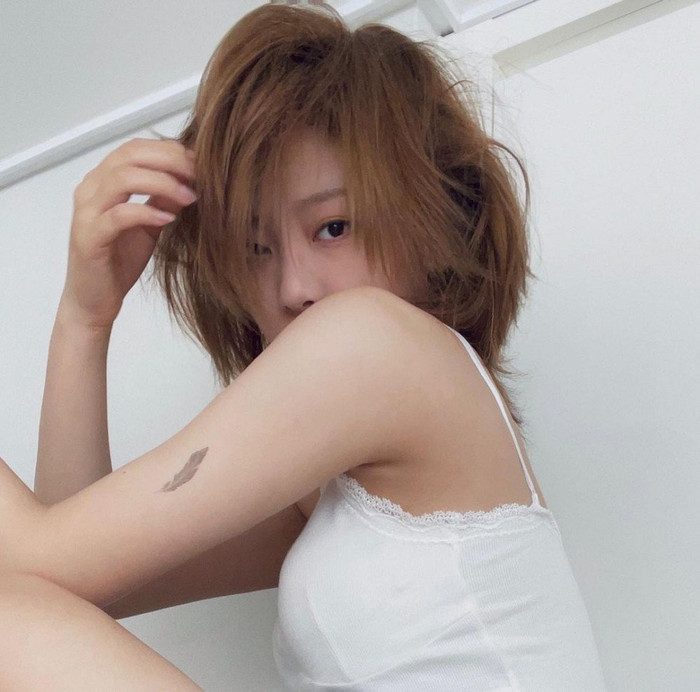 Ningning (aespa) gây sốt với kiểu tóc ngắn, fan giục 'comeback với hình ảnh này đi' Ảnh 8