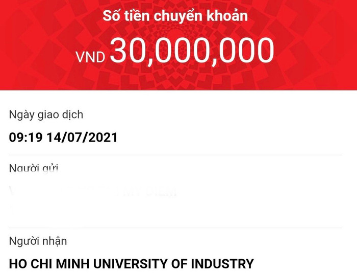 Hình ảnh chụp màn hình giao dịch chuyển lệ phí xét tuyển 30.000 đồng nhầm thành 30.000.000 đồng. Ảnh: Thanh Niên