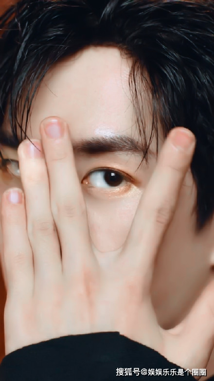 Vương Nhất Bác và Trương Triết Hạn 'dưới cơ' nhân vật này trên BXH bài hát hay nửa đầu năm 2021 Ảnh 3