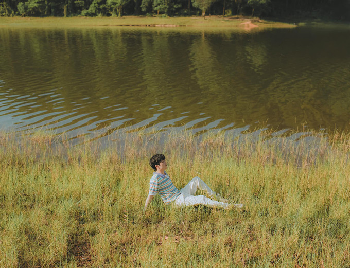 Khung cảnh nên thơ của hồ Yên Trung vào sáng sớm, lúc 6h. Ảnh: Đặng Đoàn Sang