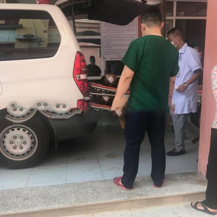 Người đàn ông sau khi gây án đã lên tầng 3 căn nhà rồi nhảy xuống ô văng cửa sổ trước khi nhảy xuống đất với ý định tự tử.