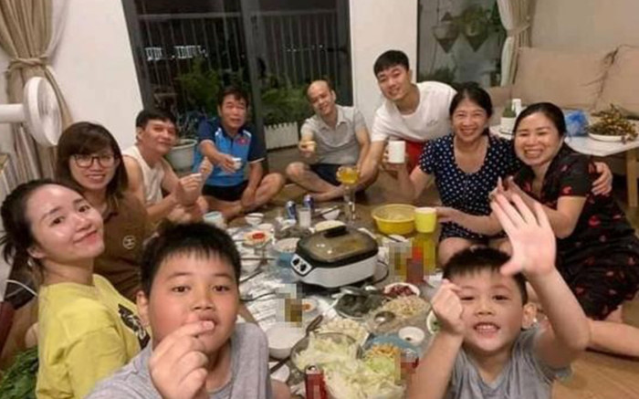 Bà xã Xuân Trường xuất hiện với ngoại hình khác lạ, phải chăng là nàng WAGs tiếp theo có tin vui? Ảnh 2