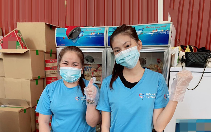 Á hậu Ngọc Thảo hạnh phúc khi cùng gia đình làm thiện nguyện mùa dịch Ảnh 2