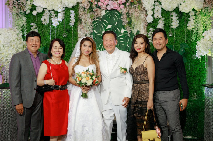 Vợ chồng NSƯT Bảo Quốc và vợ chồng nghệ sĩ Hồng Loan đến chung vui cùng gia đình nam nhạc sĩ