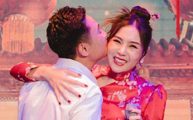 MC VTV hiếm hoi tiết lộ chuyện vợ chồng: Yêu từ năm 16 tuổi, mối tình kéo dài hơn 15 năm Ảnh 2