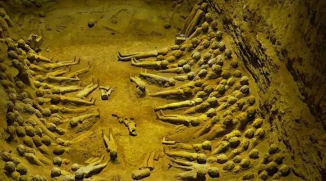 Bí mật động trời đằng sau thi thể 46 cô gái khỏa thân trong cổ mộ 2.000 năm Ảnh 2