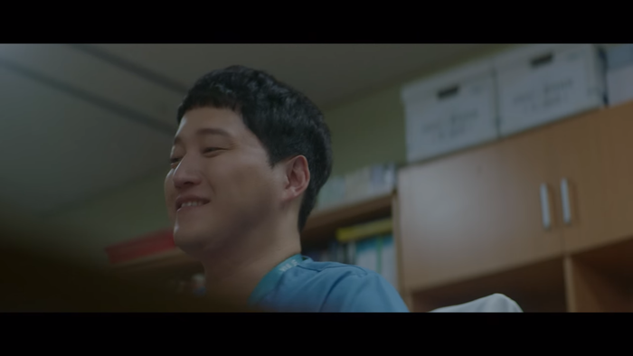 Khẳng định sẽ từ chối, nhưng lại bật cười khi nghe lời tỏ tình của cô.