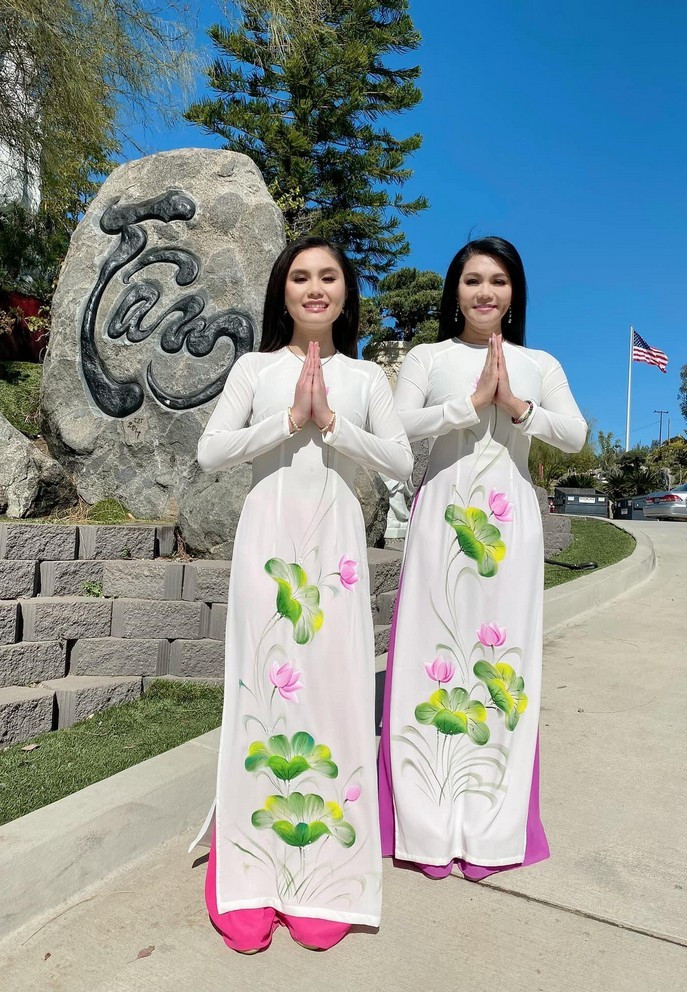 NS Ngọc Huyền thường xuyên tạo điều kiện để con gái đi hát ở những chương trình ca nhạc, phòng trà.