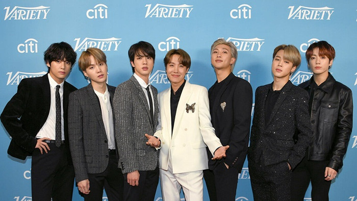 Butter bán được gần 2 triệu bản trong tuần đầu tiên, ấy vậy BTS vẫn bị chê là 'kém' Ảnh 6