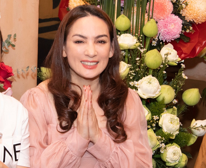 Phi Nhung nhận nhiều chú ý với cách đáp trả này.