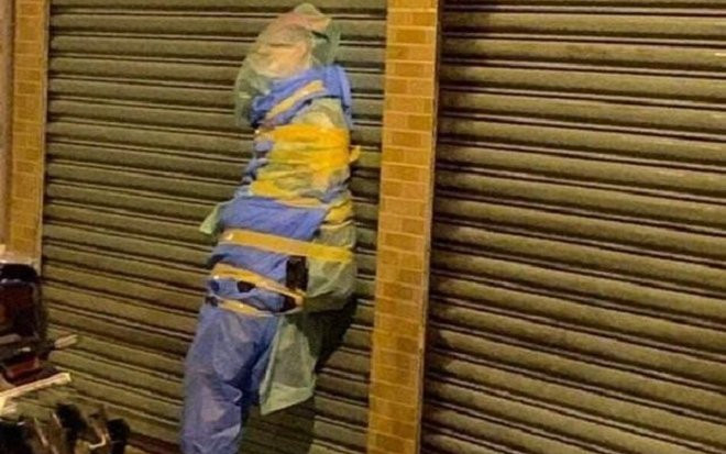 Tại sao tử tù mắc Covid-19 vượt ngục trại giam Chí Hoà bị quấn kín người khi bị bắt? Ảnh 2