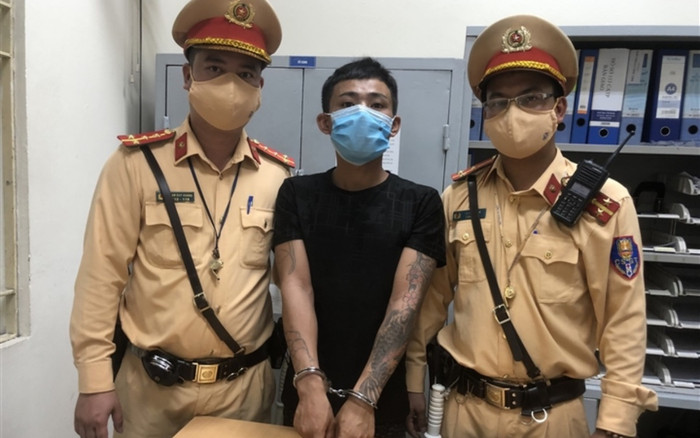 Hà Nội: Thanh niên mang theo ma tuý bị tài xế Grab chở thẳng vào chốt CSGT Ảnh 2