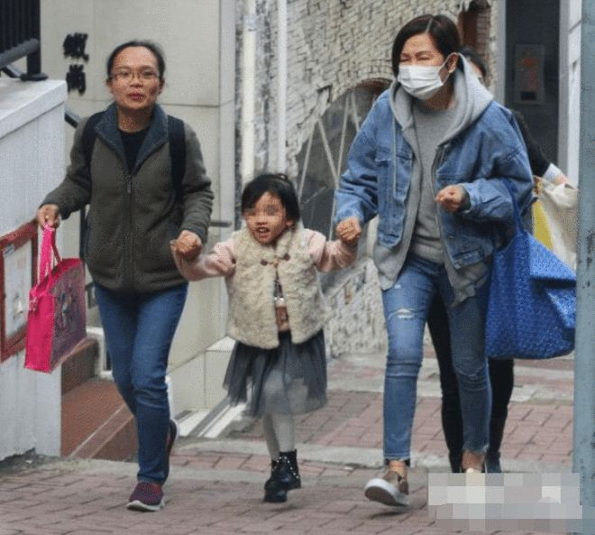 Dương Mịch không hề đến thăm con gái trong suốt năm qua, nhưng bé vẫn hạnh phúc dù không có mẹ ở bên Ảnh 7