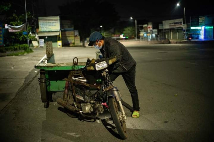 Mới bị chửi vì pha bán hàng 'cực chất', anh chàng bán rau lại gây bão dư luận vì hành động đẹp này Ảnh 5