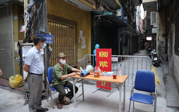 Hà Nội: Phong toả con ngõ tại quận Đống Đa sau khi có một F1 dương tính SARS-CoV-2 Ảnh 2