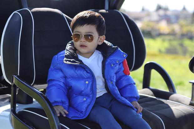 Bé Mathis Thiên Từ gây ấn tượng bởi ngoại hình đáng yêu