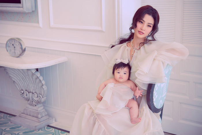 Khoảnh khắc đáng yêu của Winnie và Đông Nhi khiến fan rất thích thú.