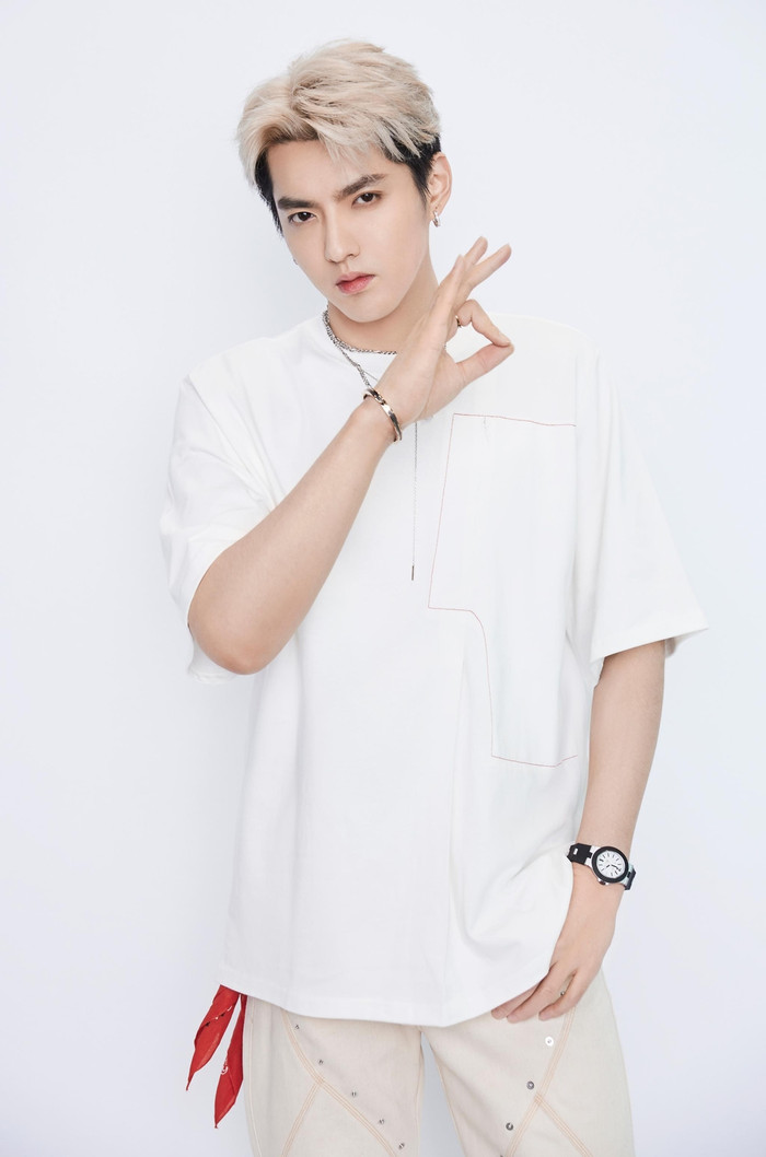 Ngô Diệc Phàm dùng tiền 'mua chuộc' người tố cáo mình để dìm scandal tán tỉnh trẻ vị thành niên? Ảnh 3