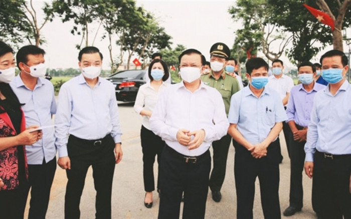 Bí thư Hà Nội: Tận dụng tối đa 'thời điểm vàng' ngăn chặn Covid-19, chuẩn bị 1200 dây chuyền tiêm vaccine Ảnh 2