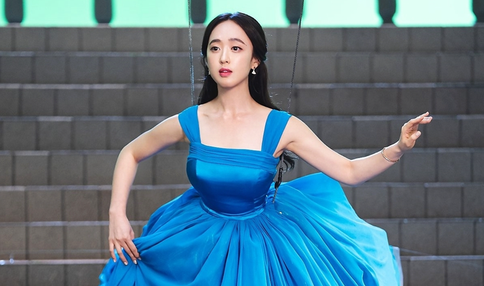 Sự nghiệp ấn tượng của chị đại Kim Min Jung trước khi sánh đôi với Ji Sung trong 'The Devil Judge' Ảnh 11