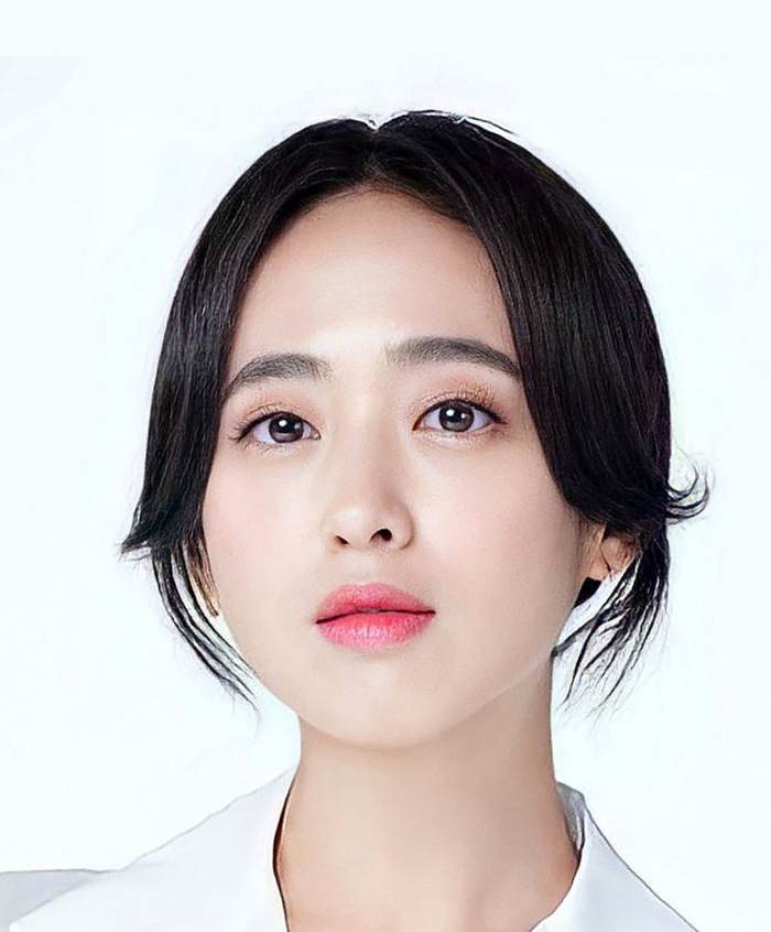 Sự nghiệp ấn tượng của chị đại Kim Min Jung trước khi sánh đôi với Ji Sung trong 'The Devil Judge' Ảnh 4
