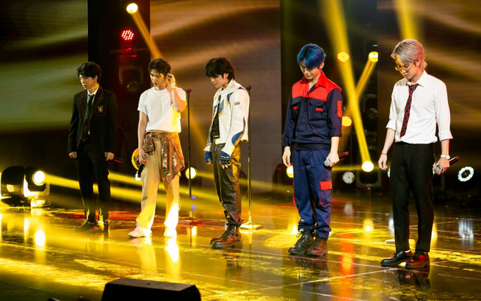 Làm mới bản hit 'Cha già rồi đúng không' tại The Heroes, Uni5 'gây bão cõi mạng' Ảnh 2