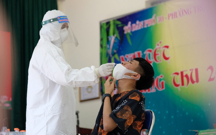 Hà Nội xét nghiệm Covid-19 những người có triệu chứng ho sốt từ 10/7, không cần yếu tố dịch tễ Ảnh 2