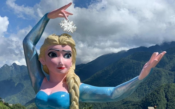 Phiên bản Elsa 'mặt gãy mắt lác' ở Sa Pa khiến dân tình khóc thét, chính quyền nói gì? Ảnh 2