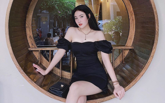 Bồ cũ Đoàn Văn Hậu khoe ảnh eo ót 'cực chuẩn' nhưng dân tình chỉ săm soi điểm 'sai sai' này Ảnh 2