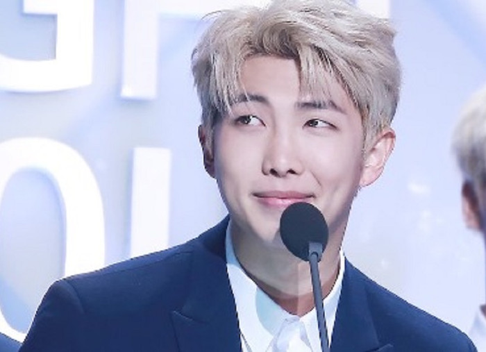 Điểm mặt gọi tên những idol 'văn võ song toàn' có điểm thi TOEIC cao chót vót như người bản xứ Ảnh 8