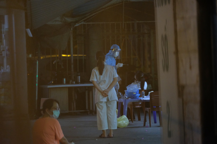 Hà Nội: Phong toả chợ thuốc lớn tại phố Láng Hạ do liên quan ca Covid-19 Ảnh 9