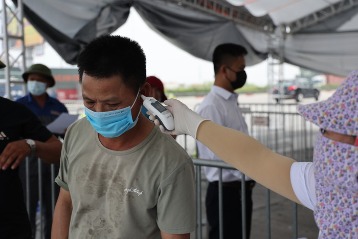 Các biện pháp y tế được triển khai để phòng chống dịch bệnh.