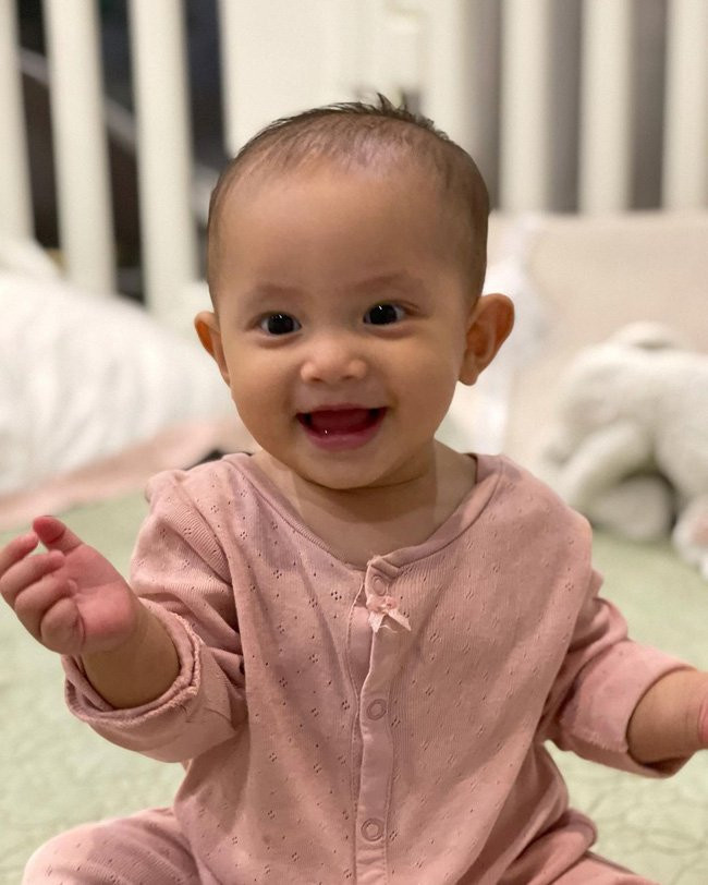 Dường như đây là bài hát ruột nên Lisa rất thích thú.