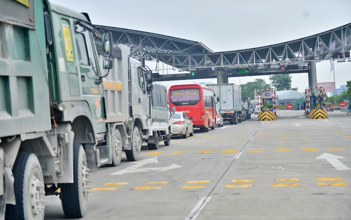 Hà Nội: Tiến hành cấp thẻ nhận diện phương tiện ưu tiên nhằm giảm ùn tắc tại 22 chốt kiểm dịch Ảnh 2
