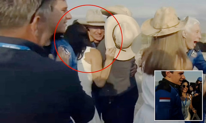 Nhà sáng lập Amazone hạnh phúc khi trở về trái đất an toàn.