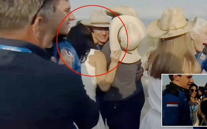 Trở về trái đất, Jeff Bezos hét lên: 'Ngày tuyệt vời nhất từ trước đến nay' Ảnh 2