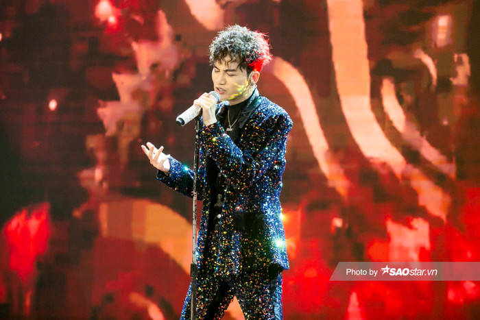 Ali Hoàng Dương bước vào The Heroes với vị thế là Quán quân của một cuộc thi đình đám