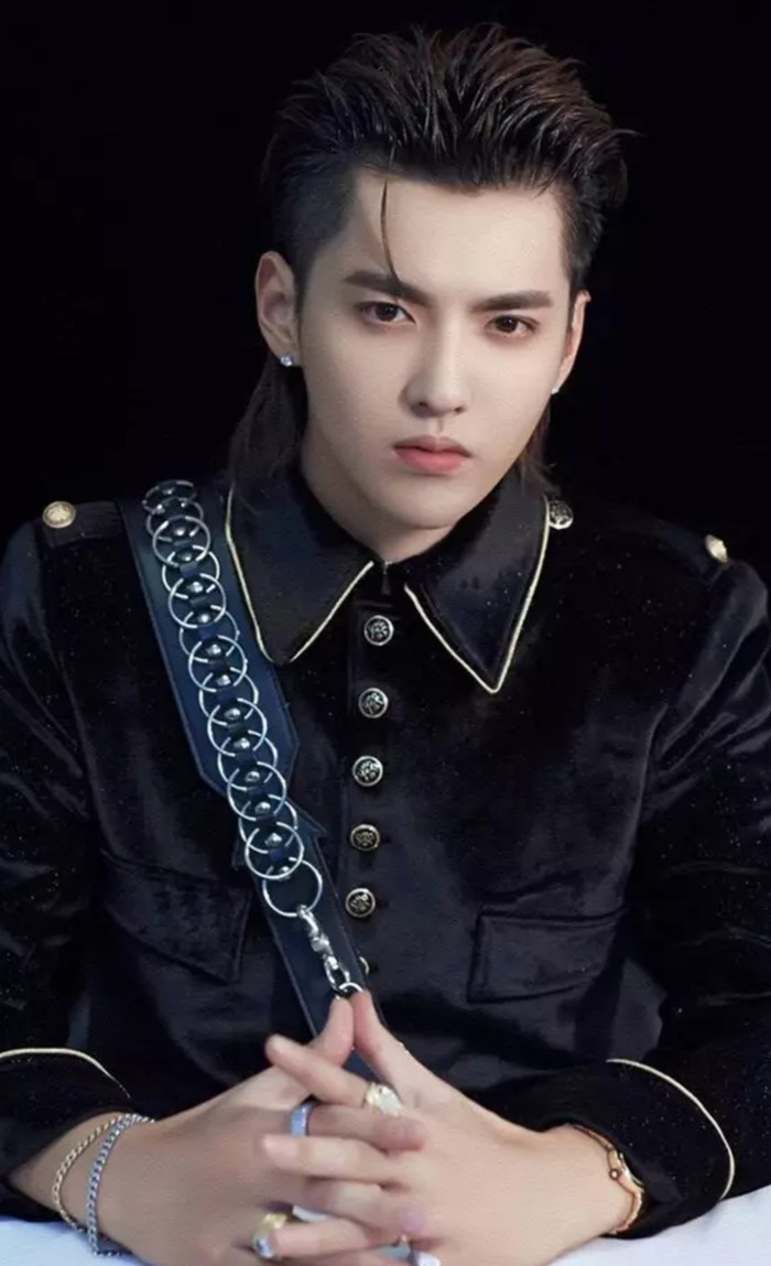 Ngô Diệc Phàm đang là cái tên liên tục xuất hiện trên mặt báo mấy ngày nay vì scandal quá lớn.