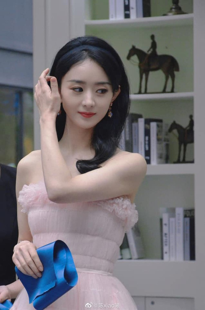 Ly hôn chưa đầy một năm, Triệu Lệ Dĩnh mua biệt thự gần 400 tỷ hưởng thụ cuộc sống độc thân Ảnh 4