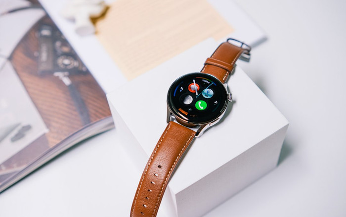 'Đập hộp' và trải nghiệm nhanh Huawei Watch 3: Thiết kế bóng bẩy, nhiều tính năng hay ho Ảnh 2