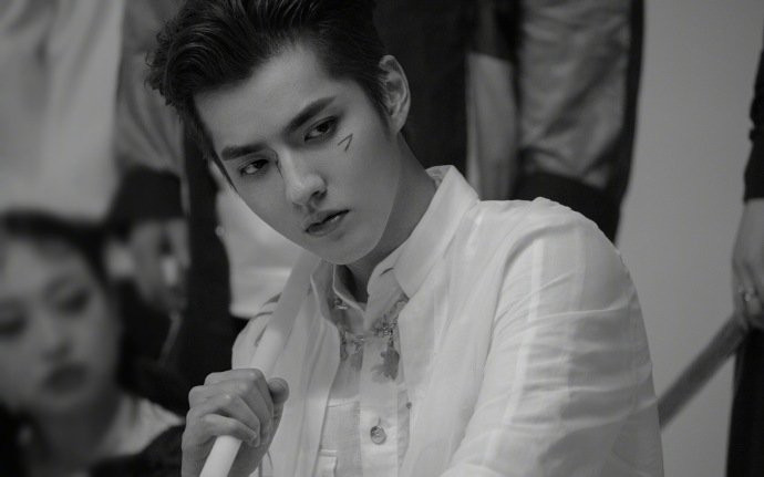 Ngô Diệc Phàm chửi tục trước câu hỏi mỉa mai của dân mạng: Anh sắp ngồi tù rồi à? Ảnh 2