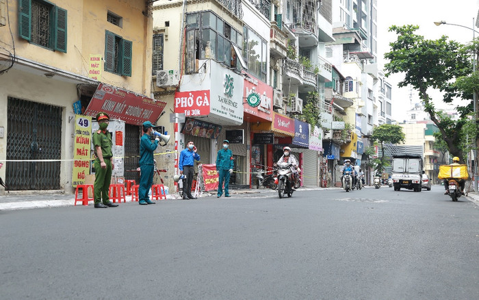 Hà Nội: Phong toả, xét nghiệm hơn 100 người ở Thuỵ Khuê khi ghi nhận 2 ca dương tính SARS-CoV-2 Ảnh 2