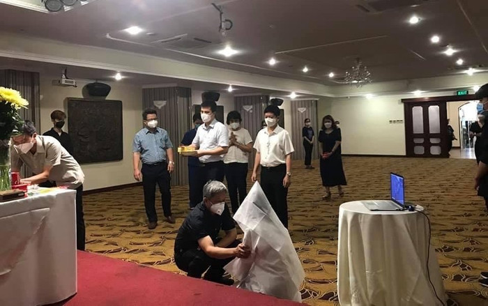 Lập bàn thờ vọng cho nữ sinh chống dịch ở TP.HCM không thể về quê nhà chịu tang cha Ảnh 2