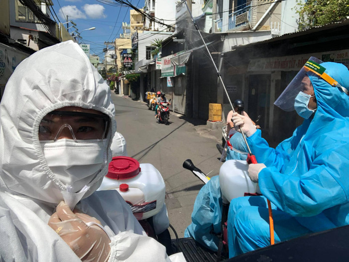 Nén nỗi đau mất ba, nữ sinh lên đường chống dịch: 'Có những đêm mẹ khóc hết nước mắt' Ảnh 4