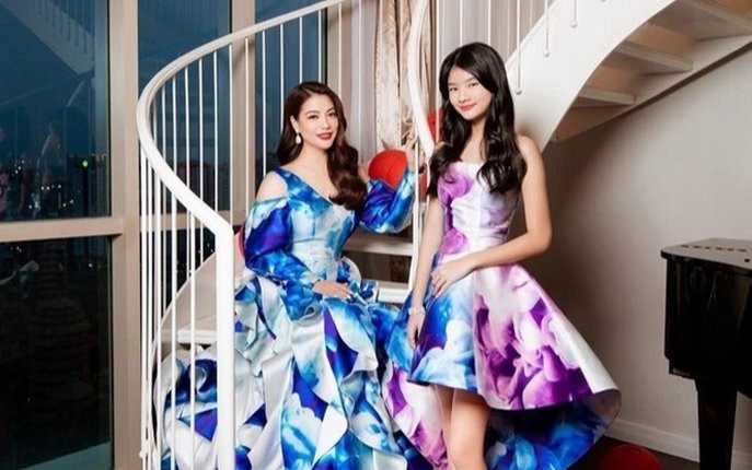 Trương Ngọc Ánh gọi facetime với con gái, netizen 'mắt tròn mắt dẹt' chốt: 'Hoa hậu tương lai đây rồi!' Ảnh 2