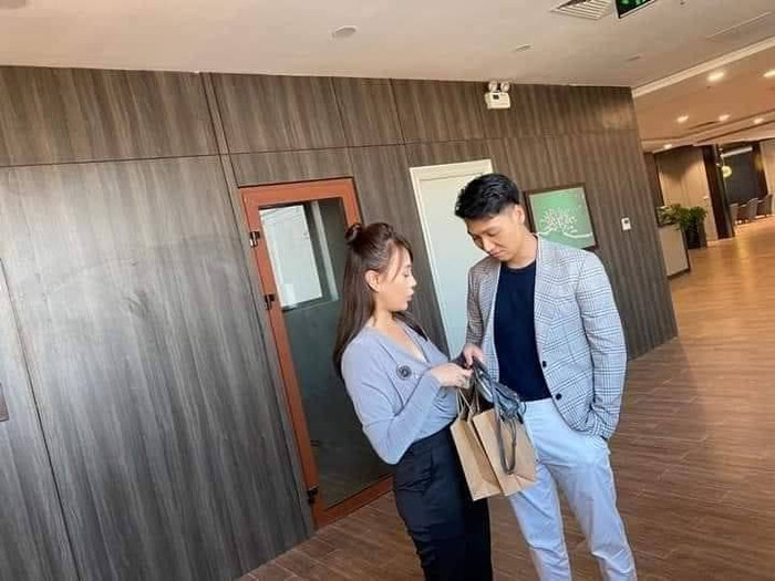 Không chỉ thay đổi lớn về tạo hình, Long Nam còn trông ra dáng một cặp vợ chồng