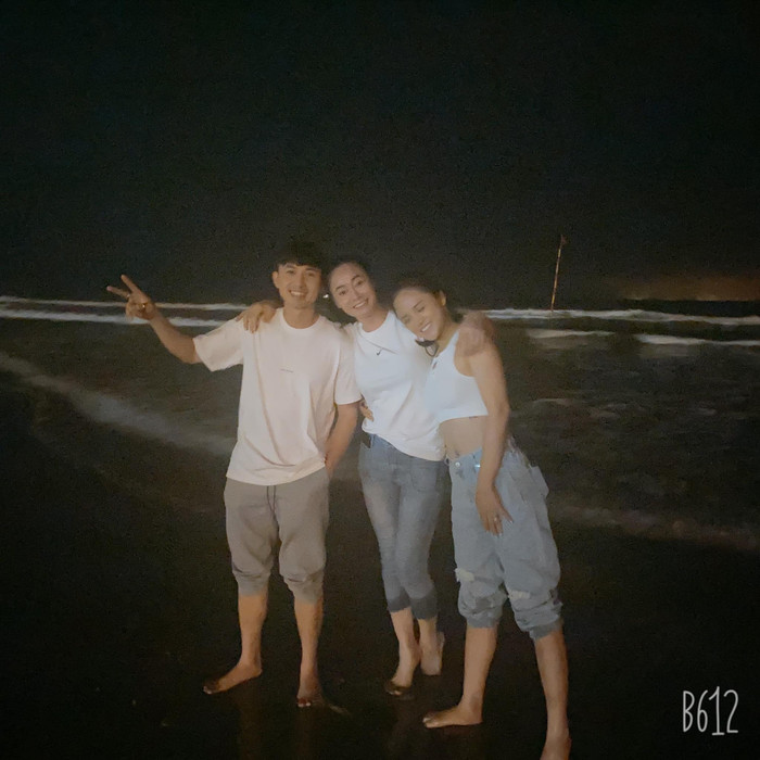 Thu Quỳnh, Anh Vũ và Thu Phương phía sau cảnh quay