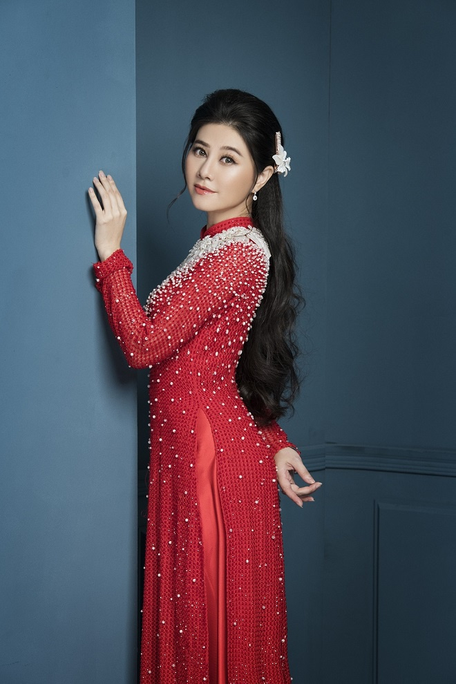 Nhan sắc vượt thời gian của NSƯT Quế Trân.