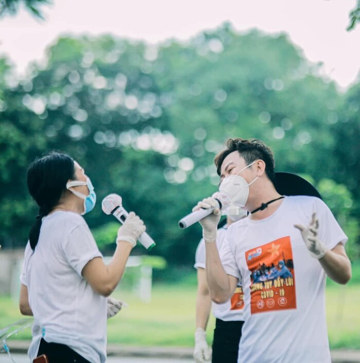 Phương Thanh và Quốc Đại từng hát tại bệnh viện dã chiến để phục vụ mọi người.